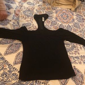 NECK COLLARED GOING OUT TOP